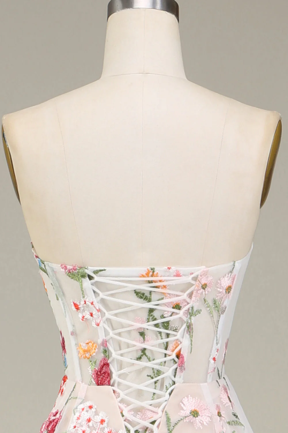 Robe de soirée longue en forme de A avec corset et fleurs - Image 5