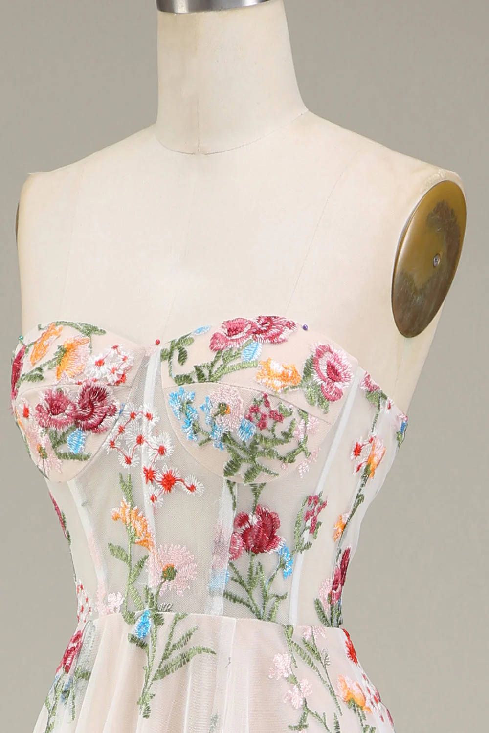 Robe de soirée longue en forme de A avec corset et fleurs - Image 6