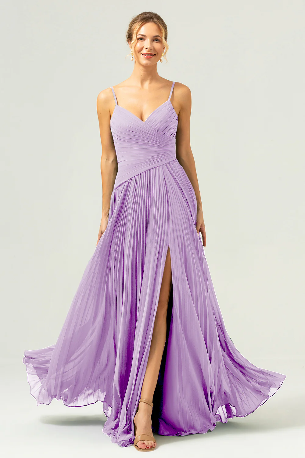 A-ligne spaghetti bretelles plissé mousseline de soie Lilas robe de demoiselle d’honneur avec fente