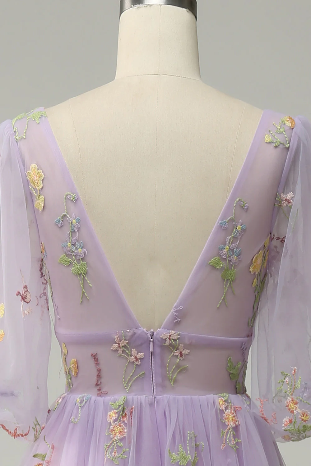 Robe de soirée longue A-ligne lavande à col V avec broderie et manches courtes - Image 6