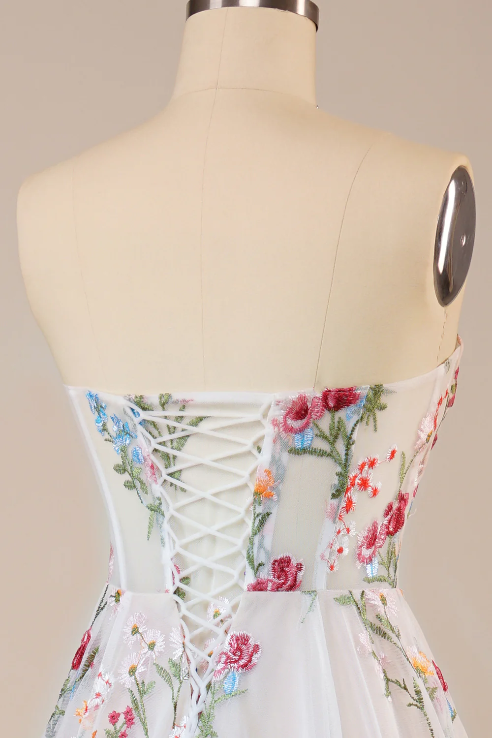 Tulle Bustier Balayage Train Ivoire Longue Robe de Mariée avec broderie - Image 5