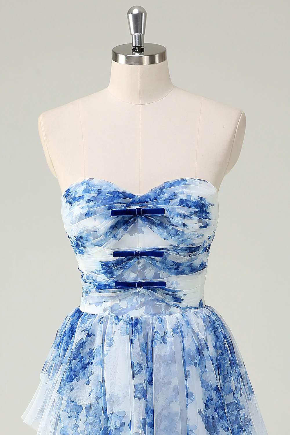 Blanc Bleu Fleur Une Ligne Sans Bretelles Robe De Soirée À Niveaux - Image 4