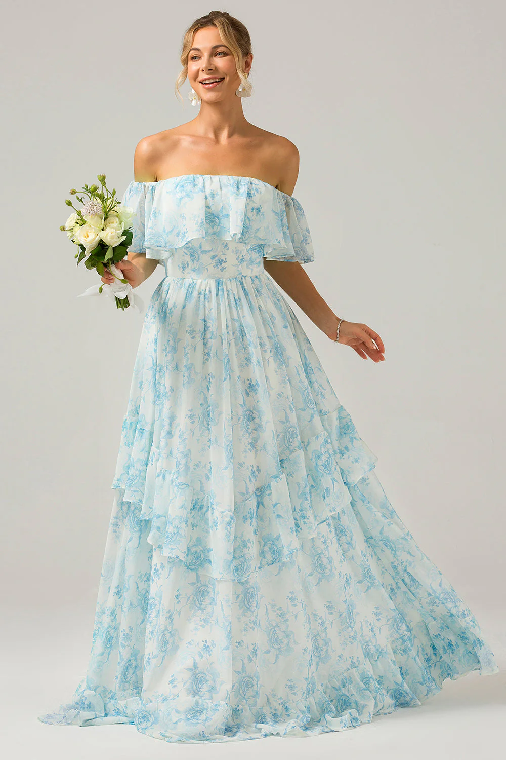 Blanc bleu Floral hors de l’épaule Boho Longue robe de demoiselle d’honneur avec volants - Image 3