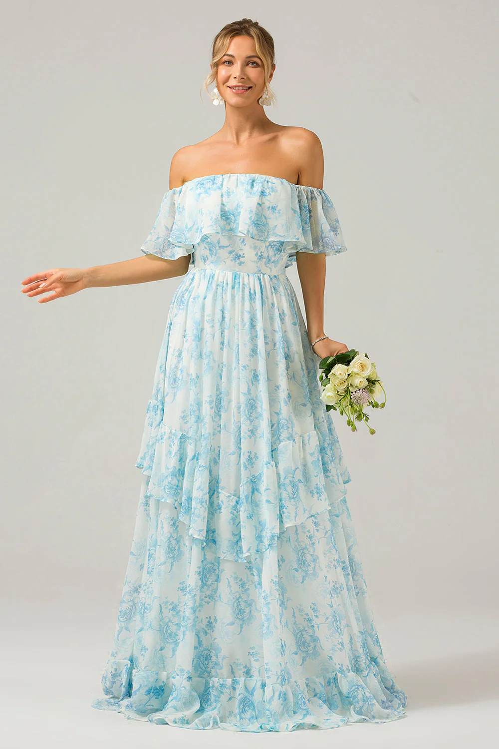 Blanc bleu Floral hors de l’épaule Boho Longue robe de demoiselle d’honneur avec volants - Image 4