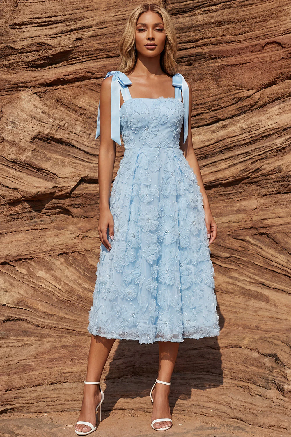 Robe d'invitée de mariage longue bleu ciel ligne A imprimé floral perlée pailletée avec nœuds