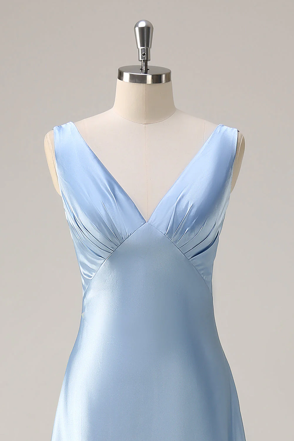 Robe de demoiselle d'honneur longue bleu ciel satin ligne A col V dos nu - Image 4