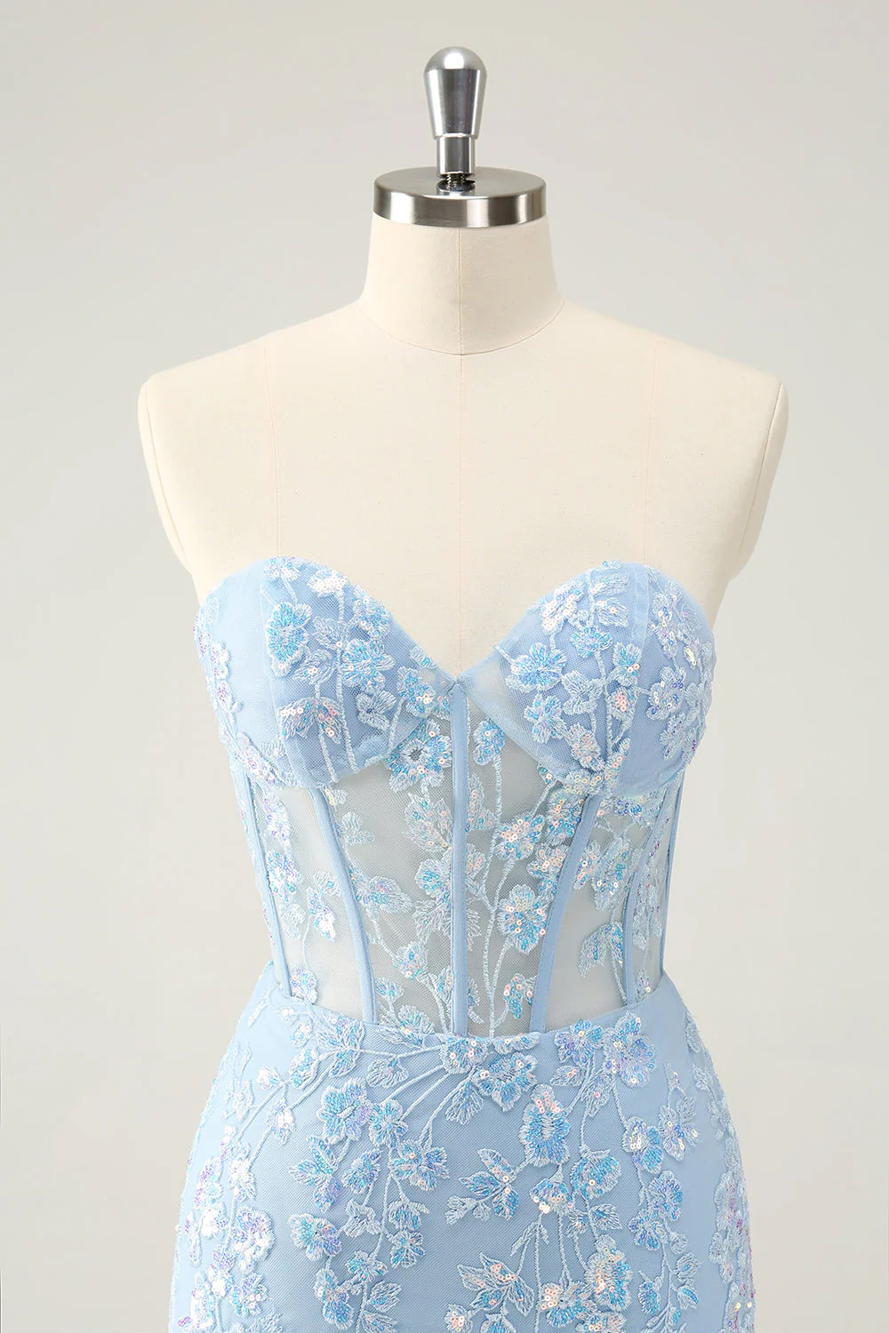 Robe de soirée Court moulante à paillettes bleu clair avec dos lacé et décolleté en cœur - Image 4