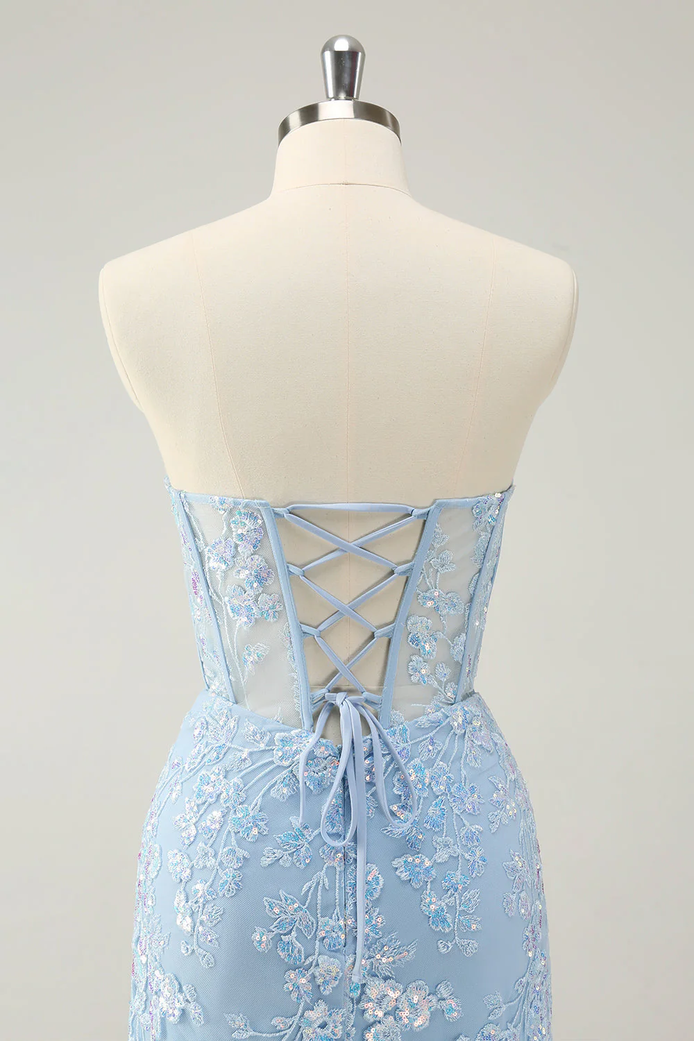 Robe de soirée Court moulante à paillettes bleu clair avec dos lacé et décolleté en cœur - Image 5