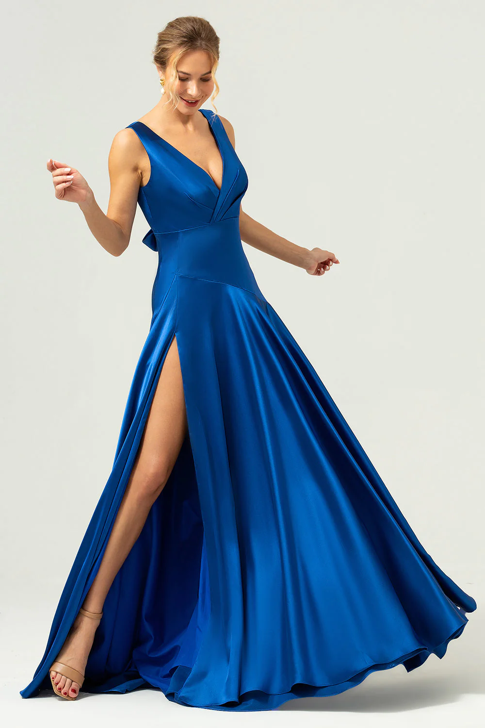 Bleu encre Une ligne col en V Robe de demoiselle d’honneur longue en satin avec fente - Image 3