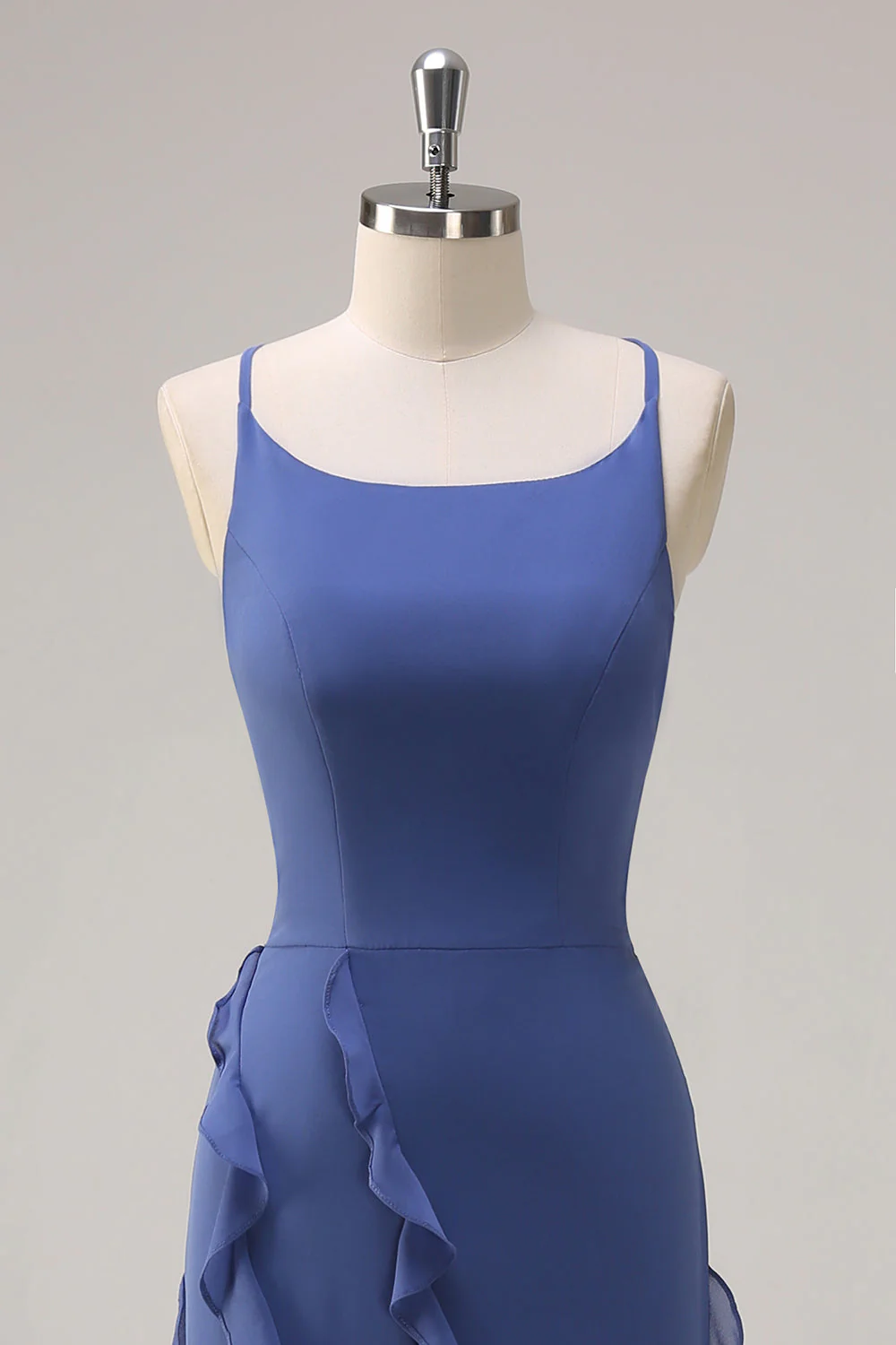 Bleu foncé moulante spaghetti bretelles robe longue de demoiselle d’honneur avec fente à volants - Image 4