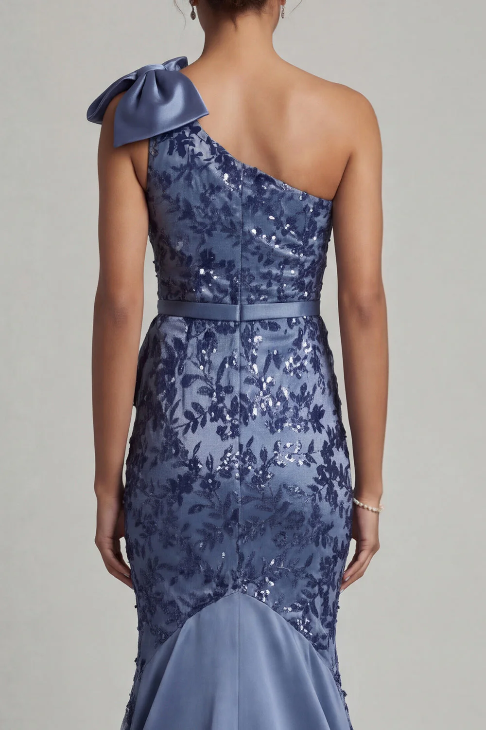 Bleu marine à une épaule en forme de sirène à sequins longues robe de mère de la mariée avec un nœud - Image 5