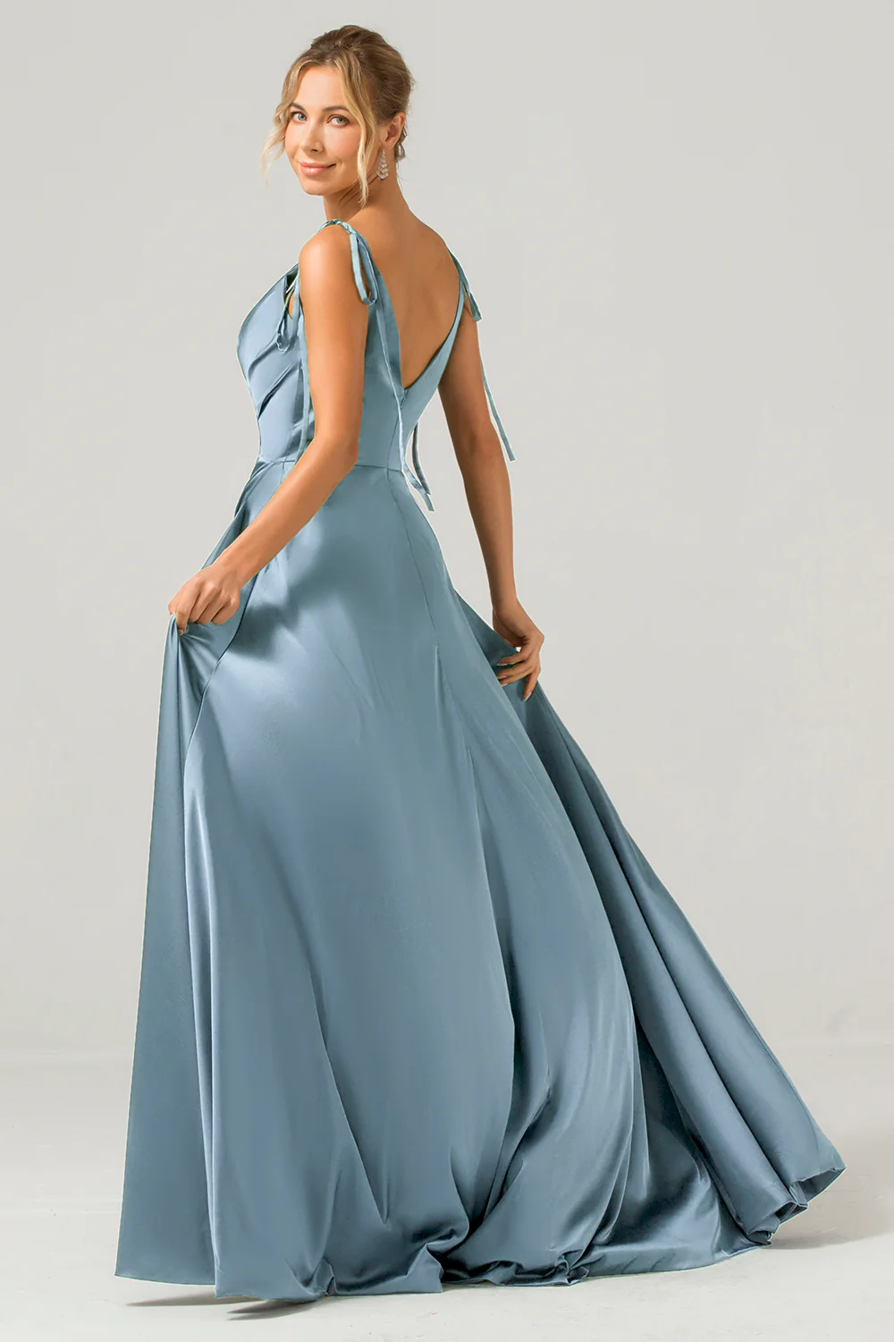 Robe de demoiselle d'honneur longue bleu poussiéreux ligne A bretelles fines froncée avec fente - Image 2