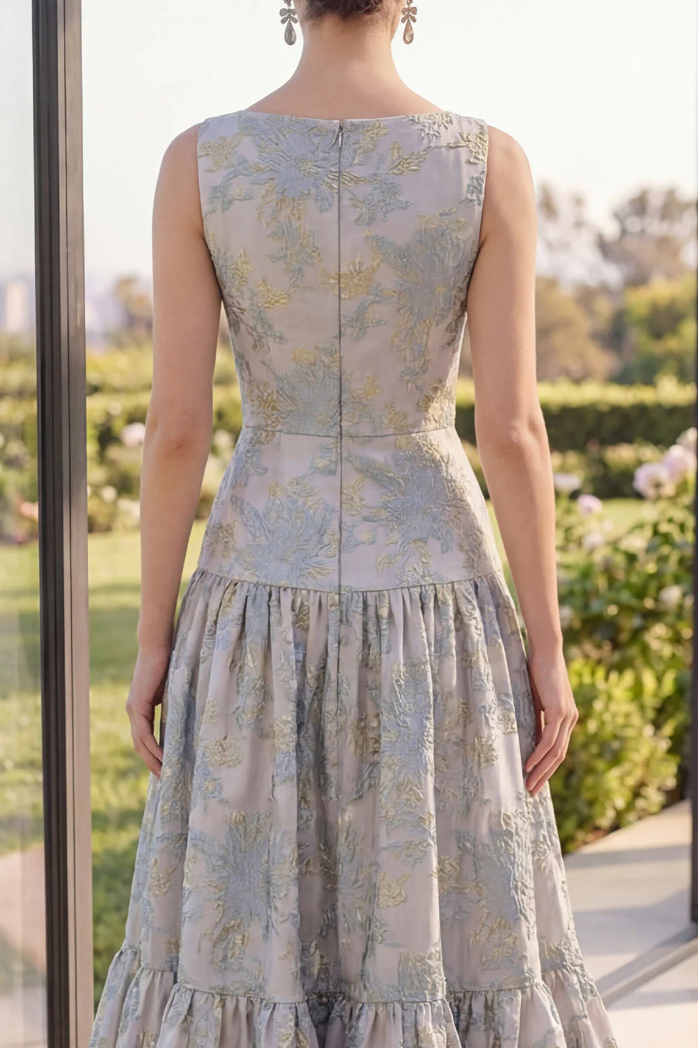 Blush Jacquard Boat Neck A Line Maxi Floral Dress avec nœud - Image 8
