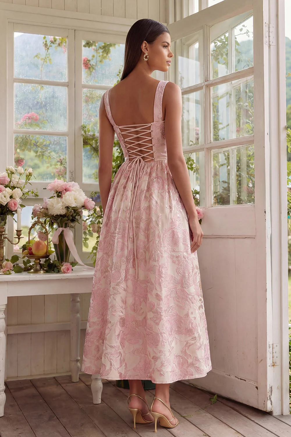 Blush Jacquard Une robe midi à col carré avec dentelle dans le dos - Image 2