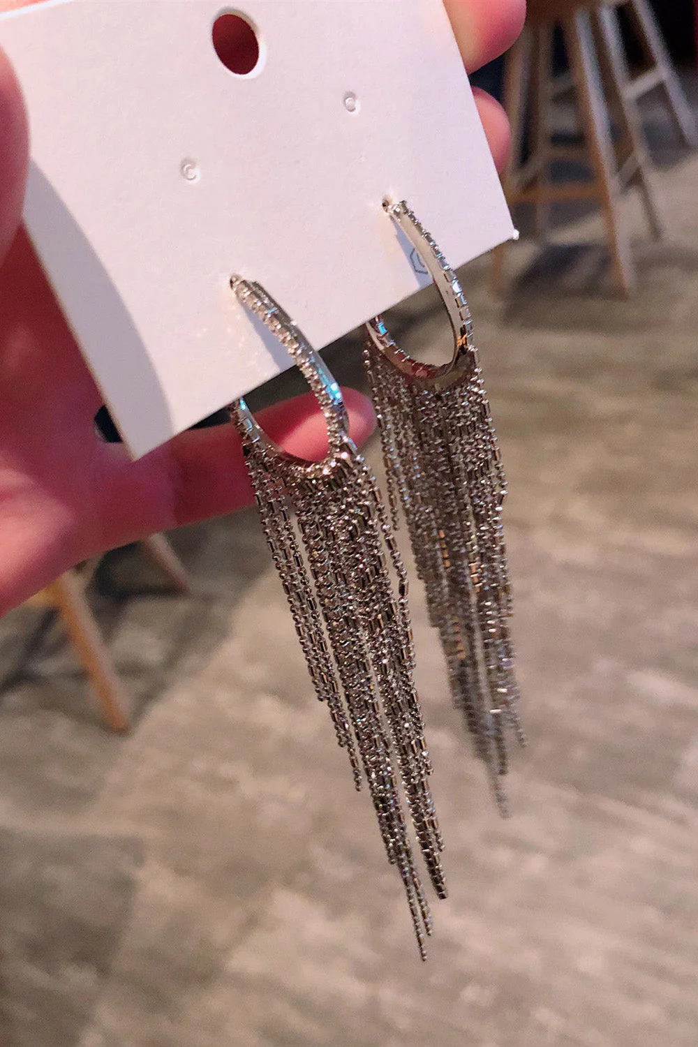 Boucles d’oreilles longues en strass Tassel - Image 2