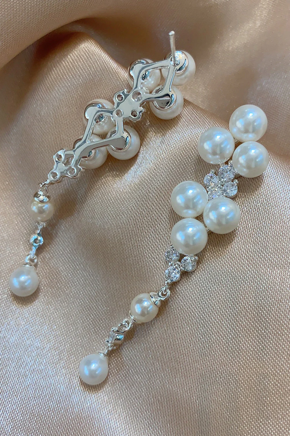 Boucles d’oreilles perles blanches - Image 2