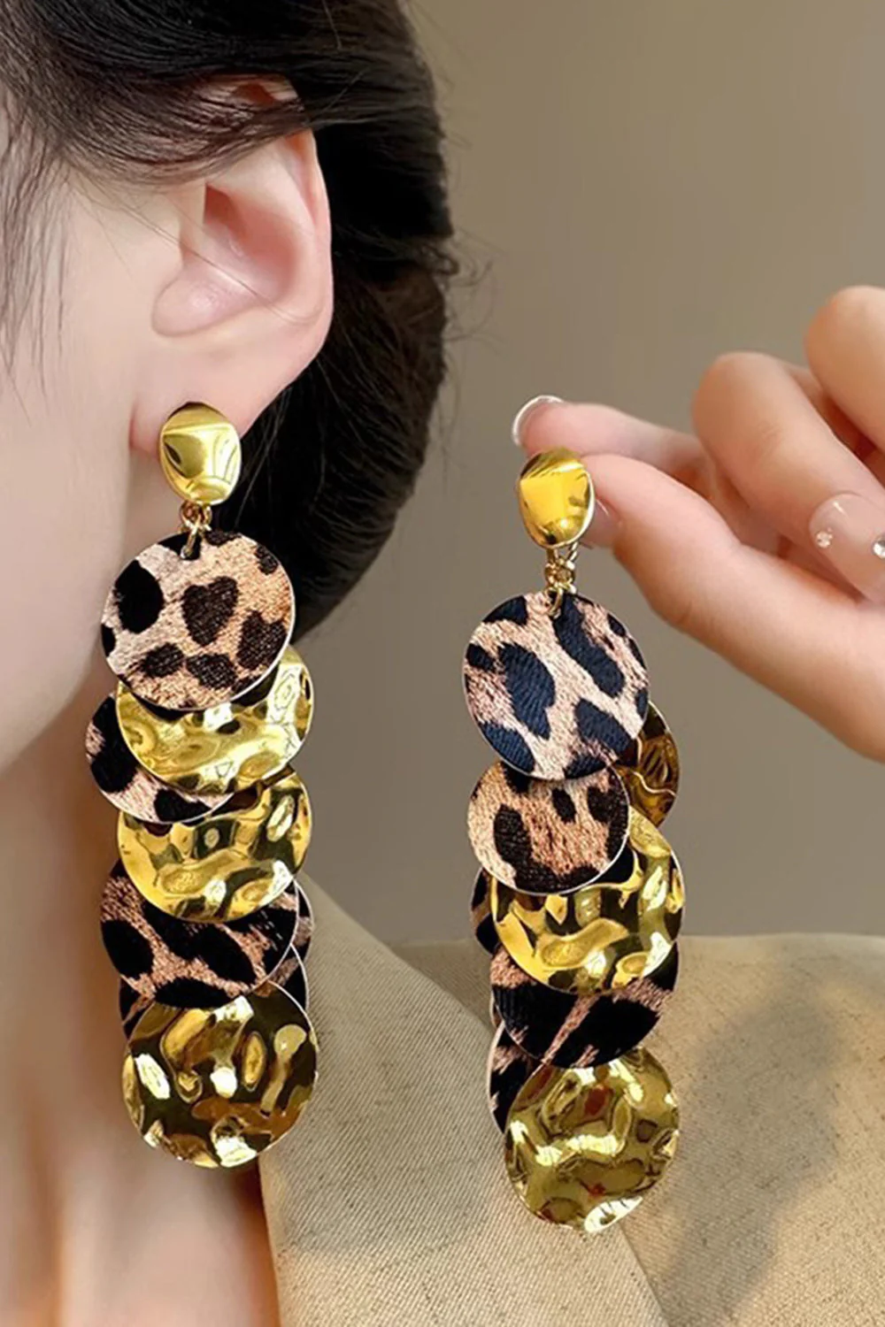 Boucles d’oreilles tombantes léopard brun doré