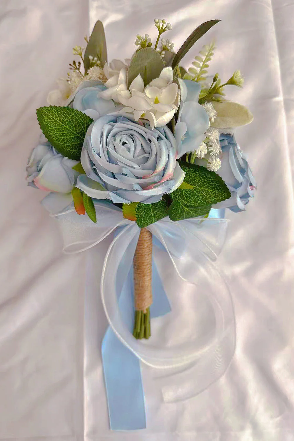 Bouquet de mariée classique de fleurs de mariage rose blanche et verdure - Image 6