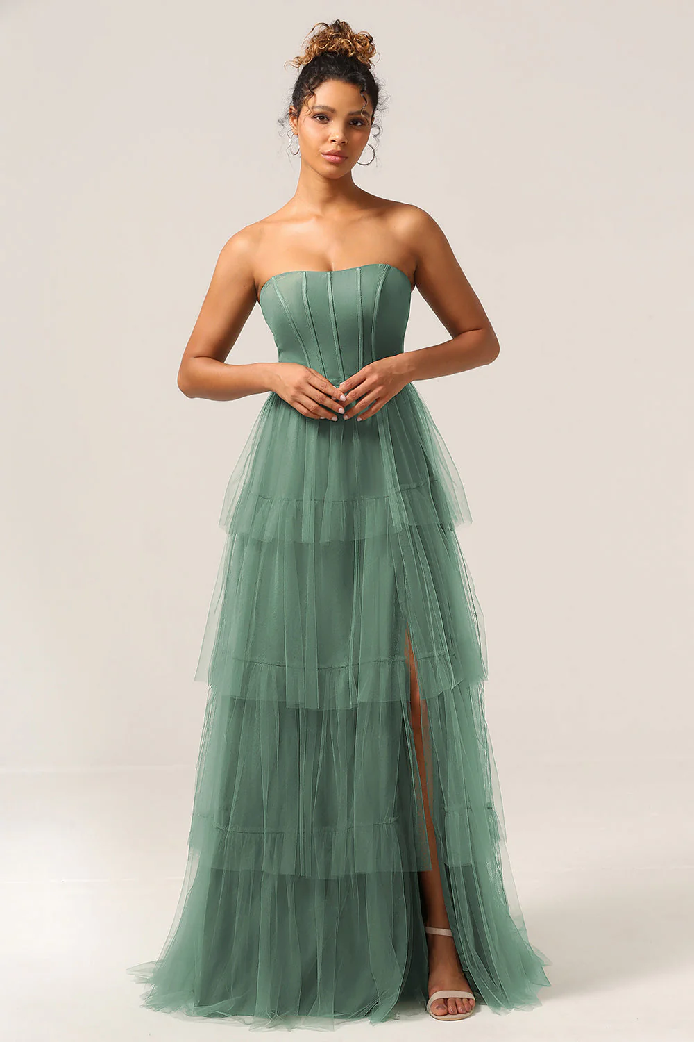Robe de demoiselle d’honneur longue bleu poussiéreux à bretelles amovibles et à plusieurs niveaux - Image 16