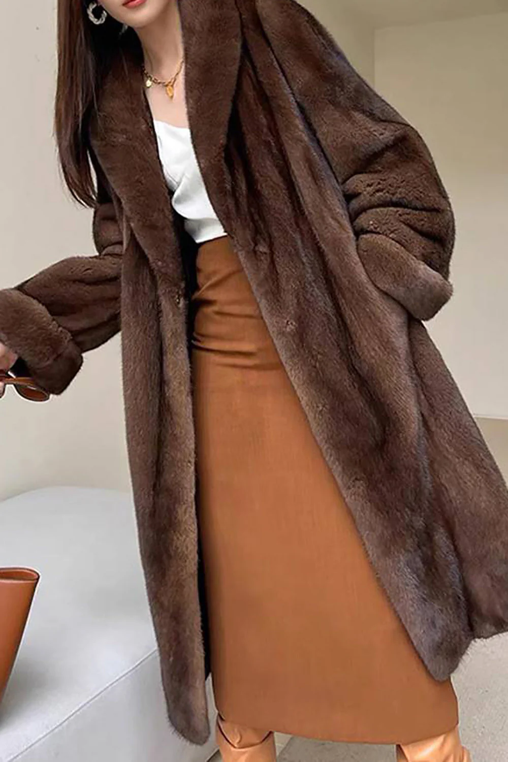 Manteau long femme en fausse fourrure fluffy café à ouverture avant - Image 3