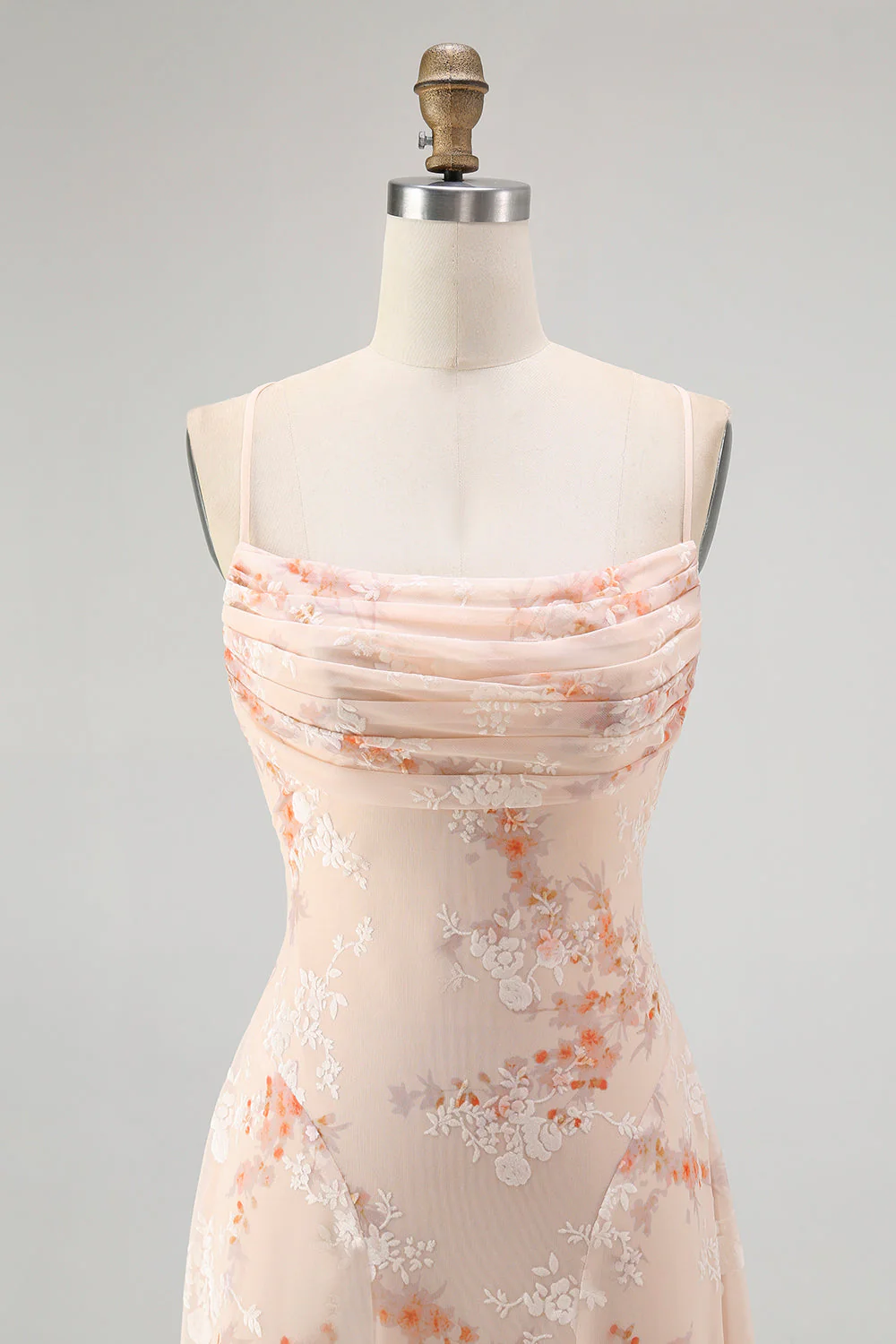 Robe de demoiselle d’honneur longue champagne ligne droite col bénitier en velours burnout floral - Image 4