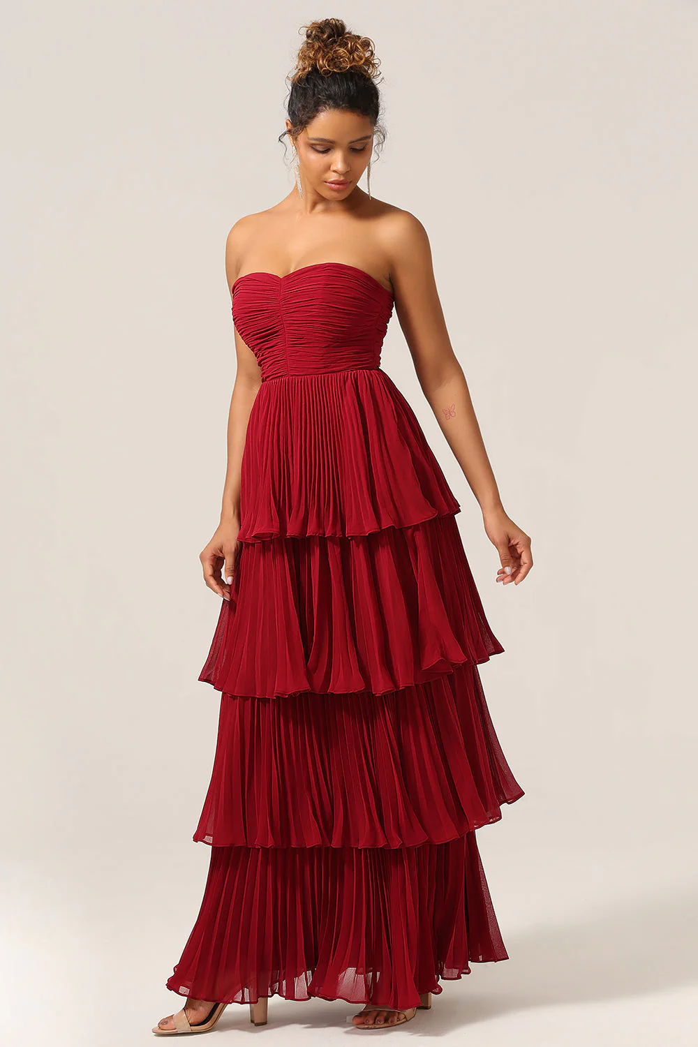 Charmante Une ligne bustier bordeaux longue robe de demoiselle d’honneur avec volants - Image 3
