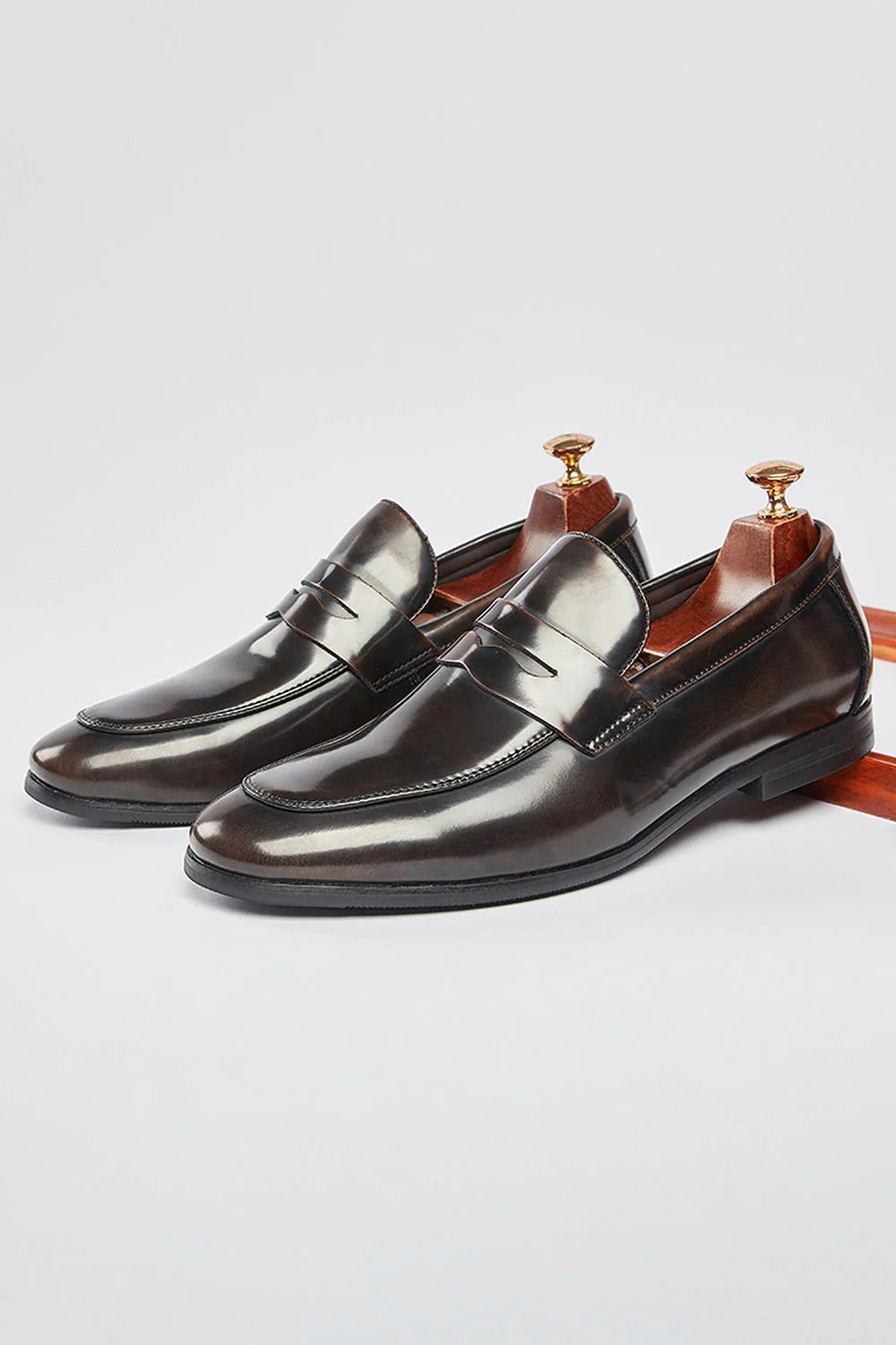 Chaussures de fête en cuir marron à enfiler pour hommes - Image 11