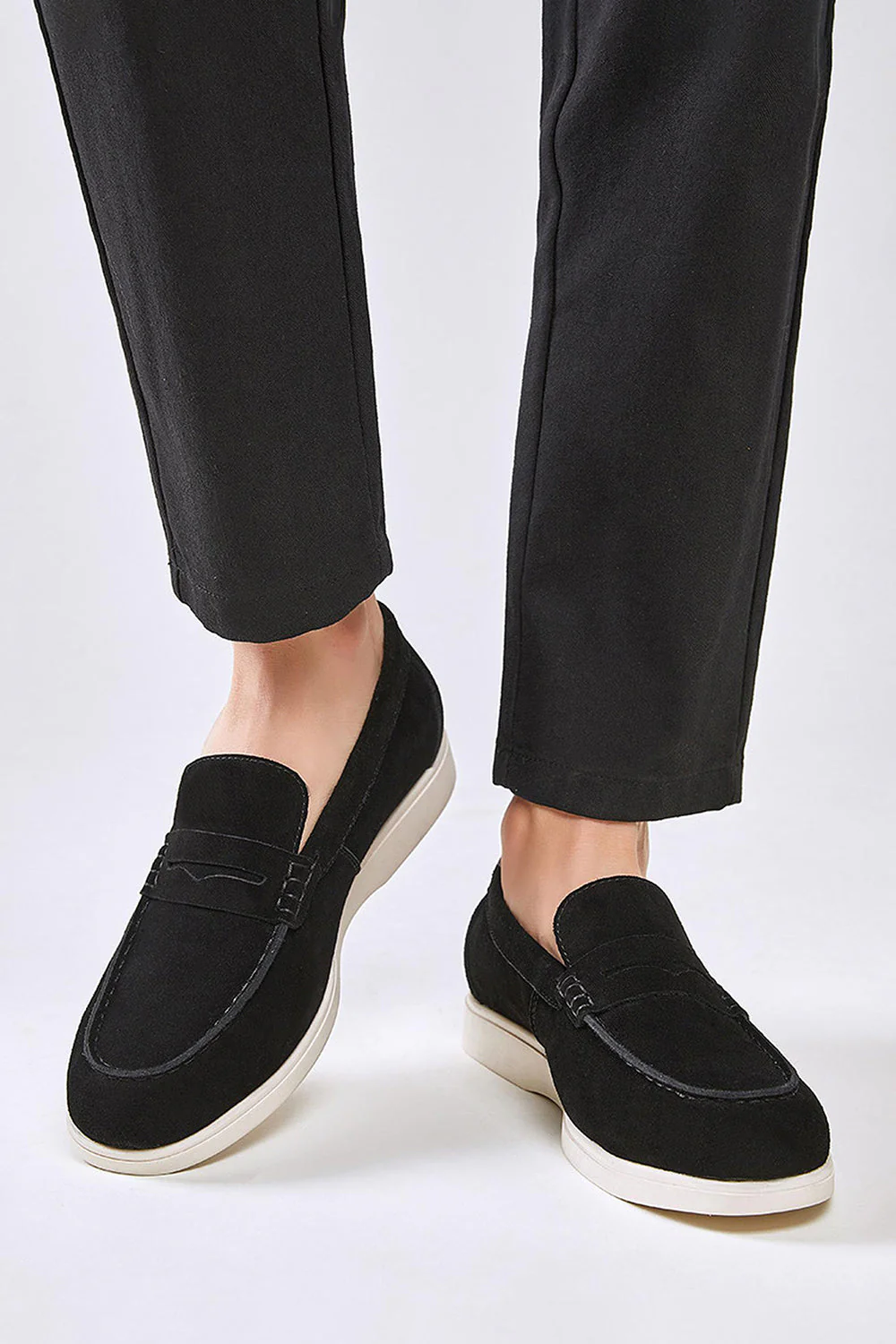 Chaussures décontractées noires à enfiler pour hommes