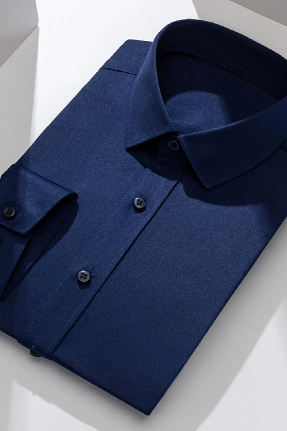 Chemise blanche classique à col pointu solide Combinaison slim Cut pour hommes - Image 10