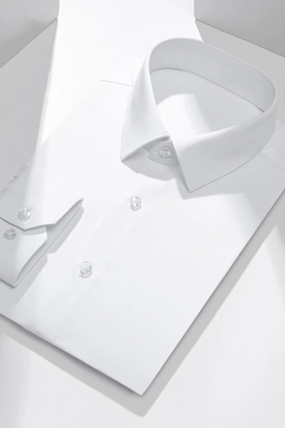 Chemise blanche classique à manches longues pour hommes - Image 3