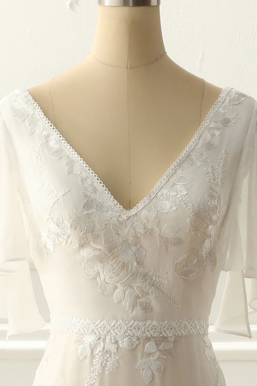 Col V ivoire Une ligne Robe de mariée longue avec appliques - Image 4