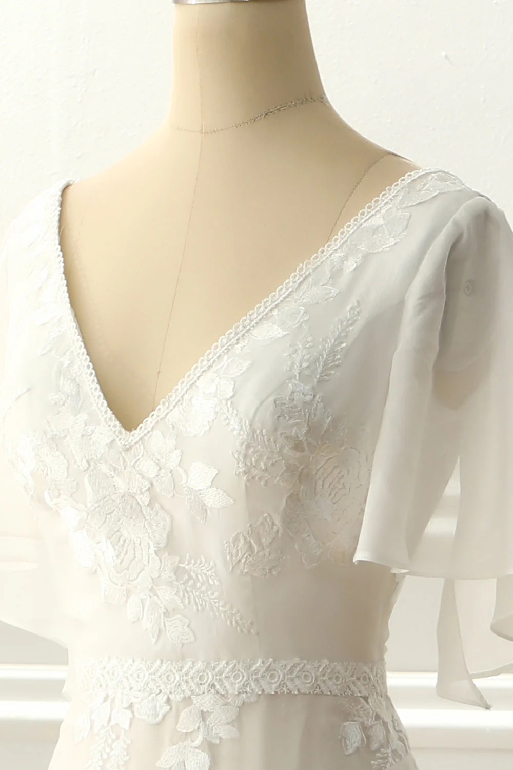 Col V ivoire Une ligne Robe de mariée longue avec appliques - Image 5