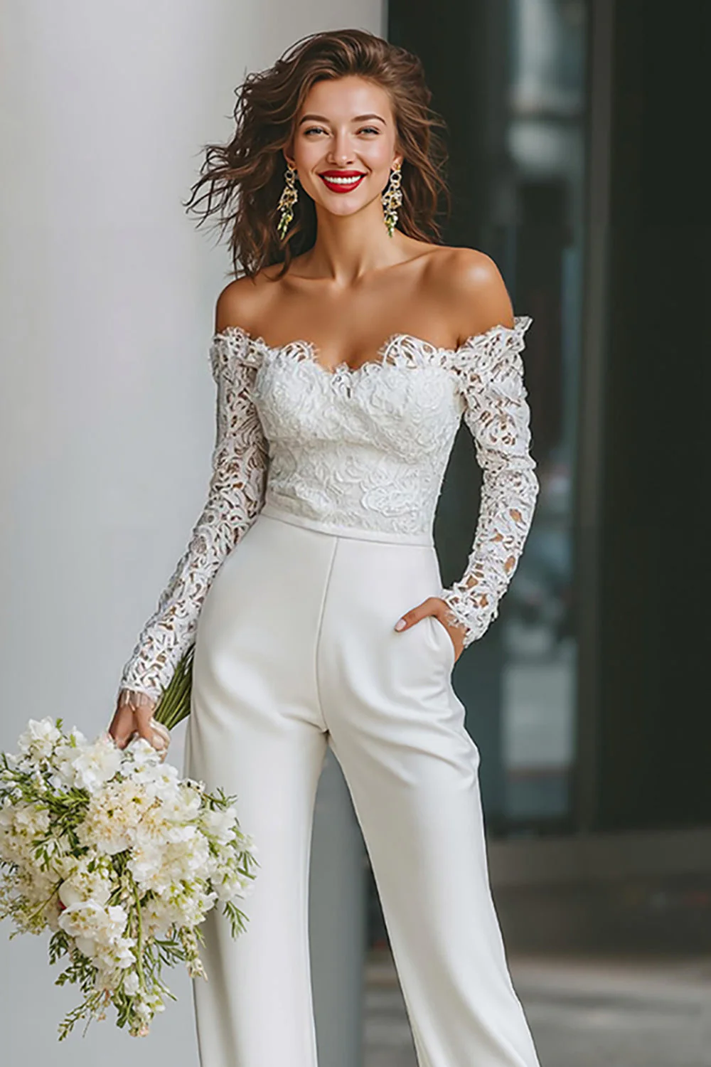 Combinaisons de mariée blanches en dentelle à épaules dénudées avec poches - Image 3