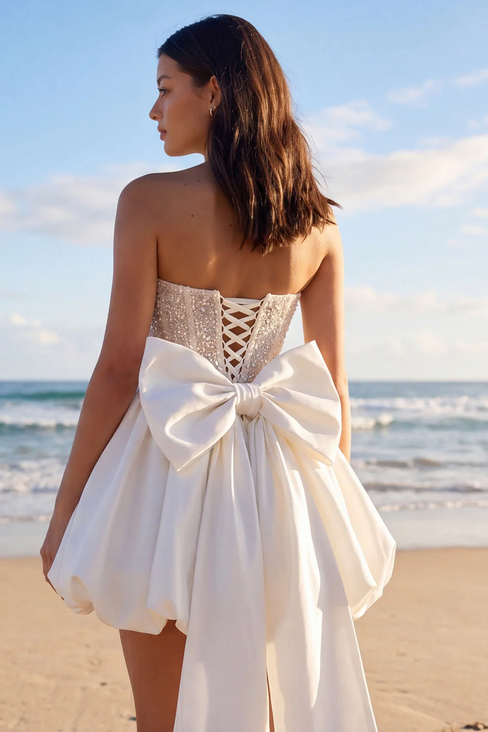 Corset À lignes A Strapless Strapless Corset Petite robe blanche avec nœud - Image 2