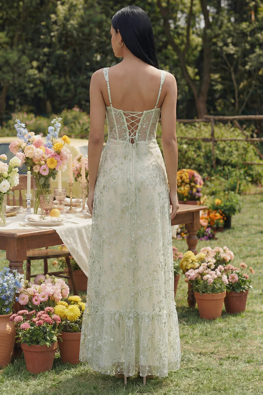 Robe d'invitée de mariage midi verte ligne A bustier tulle appliqué avec fente - Image 2