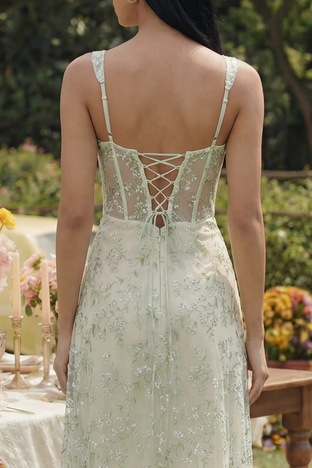 Robe d'invitée de mariage midi verte ligne A bustier tulle appliqué avec fente - Image 4
