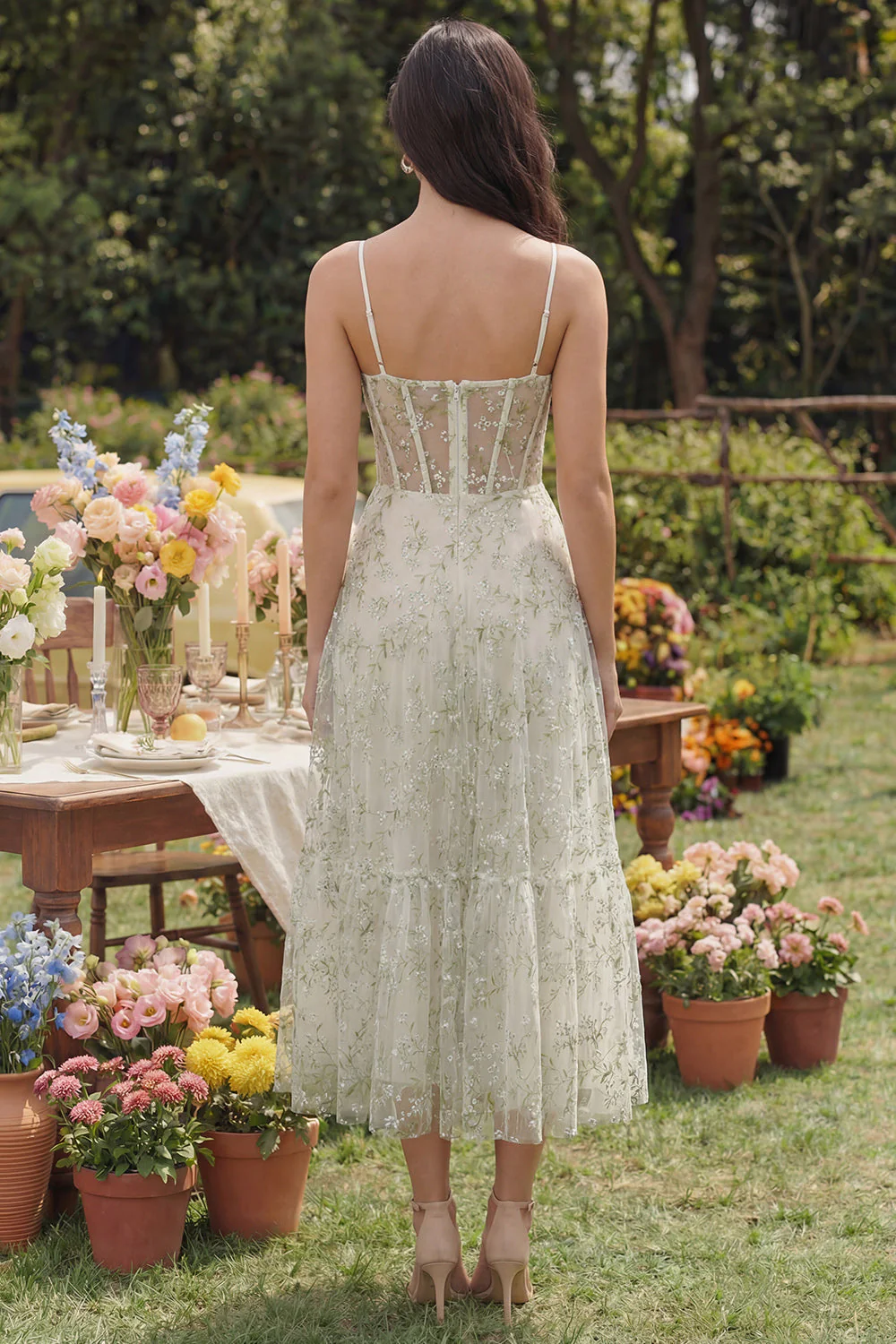 Corset appliqueté vert clair Fines bretelles Une robe midi Line - Image 2