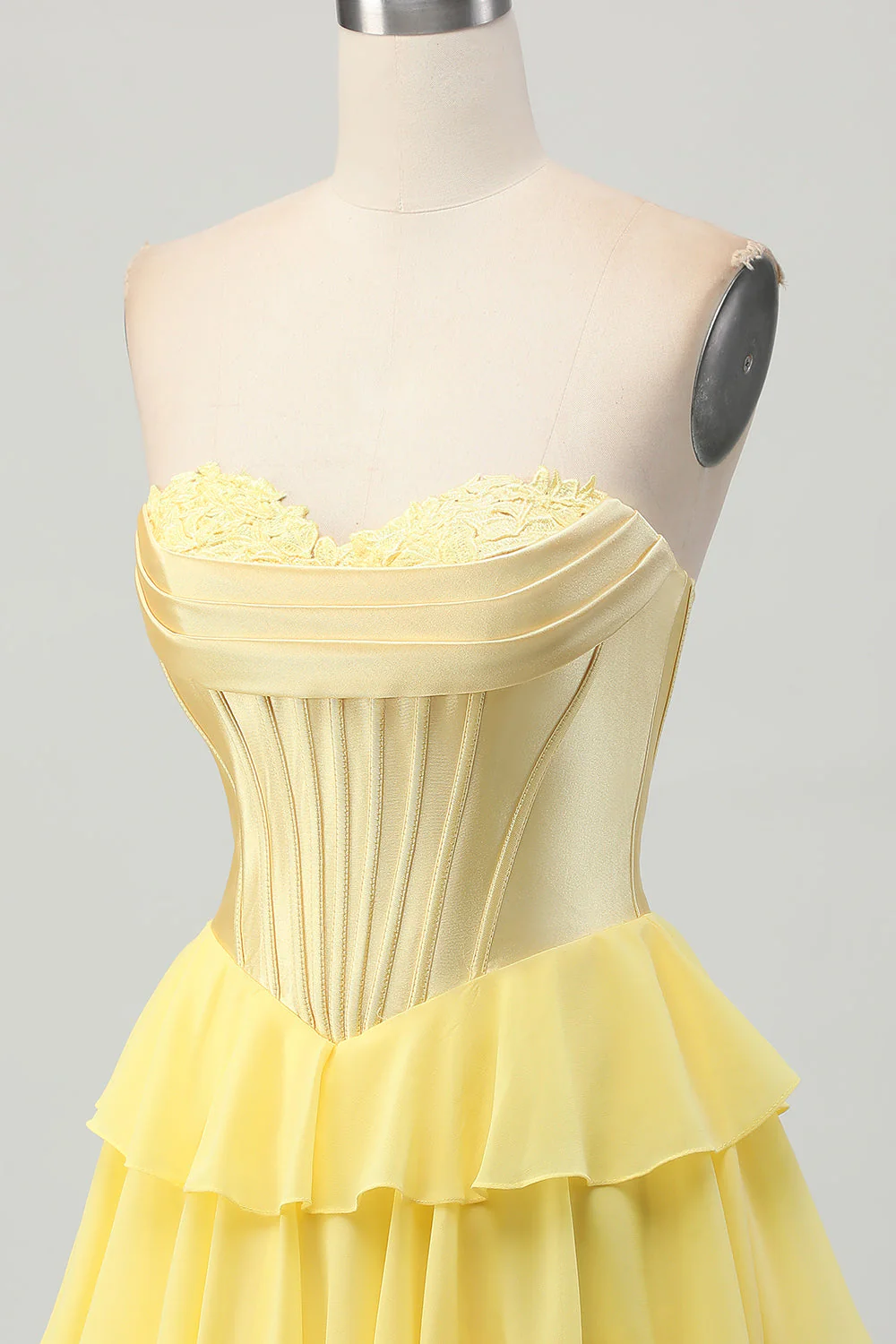 Corset bustier jaune Une robe de bal à plusieurs niveaux - Image 6