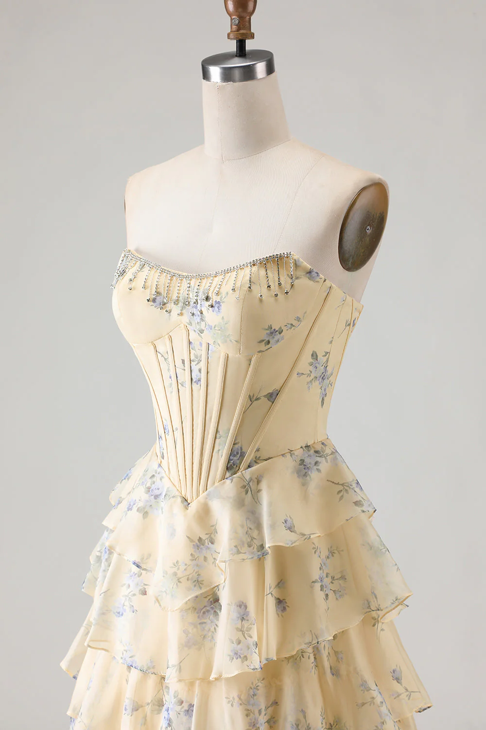 Robe de soirée longue rose bustier à volants superposés avec fleurs et fente - Image 12