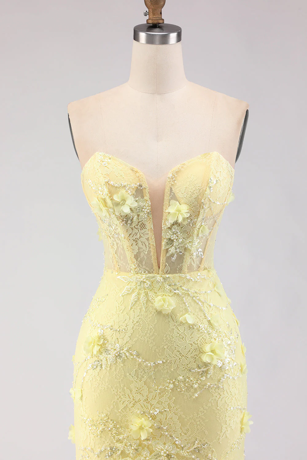 Robe de soirée longue jaune coupe sirène en dentelle sans bretelles avec perles - Image 4