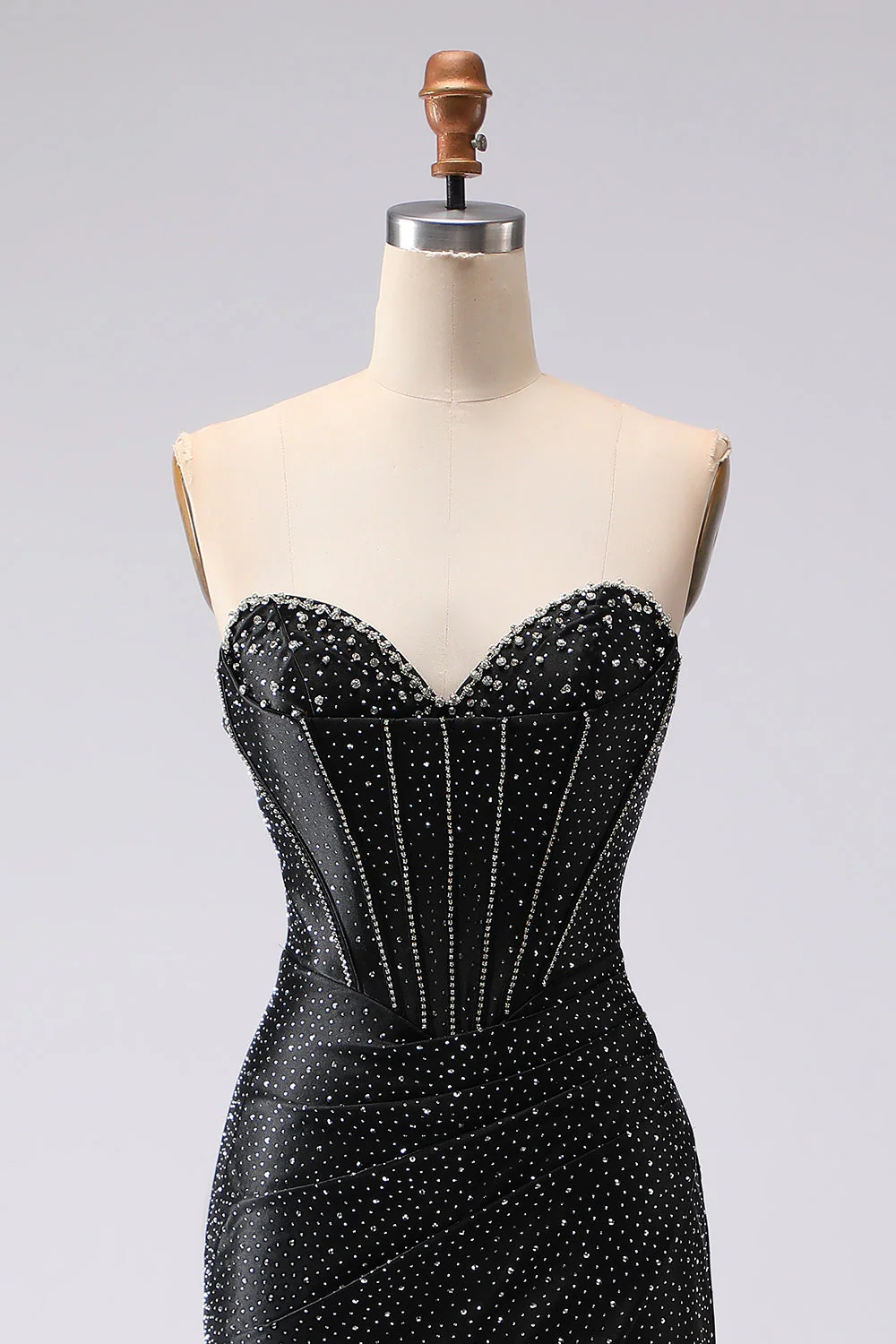 Corset de bal long perlé avec sirène noire et fente - Image 4