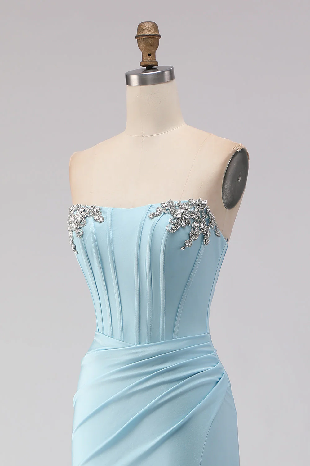 Corset de bal sirène brette bleu ciel à perles et buste - Image 6