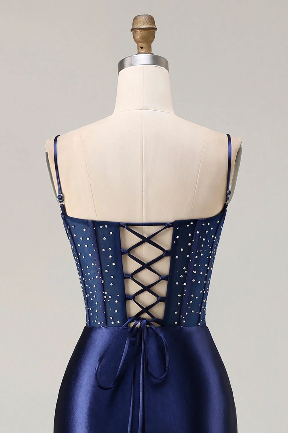 Robe de soirée longue bleu marine à corset brodé de perles et fente - Image 5