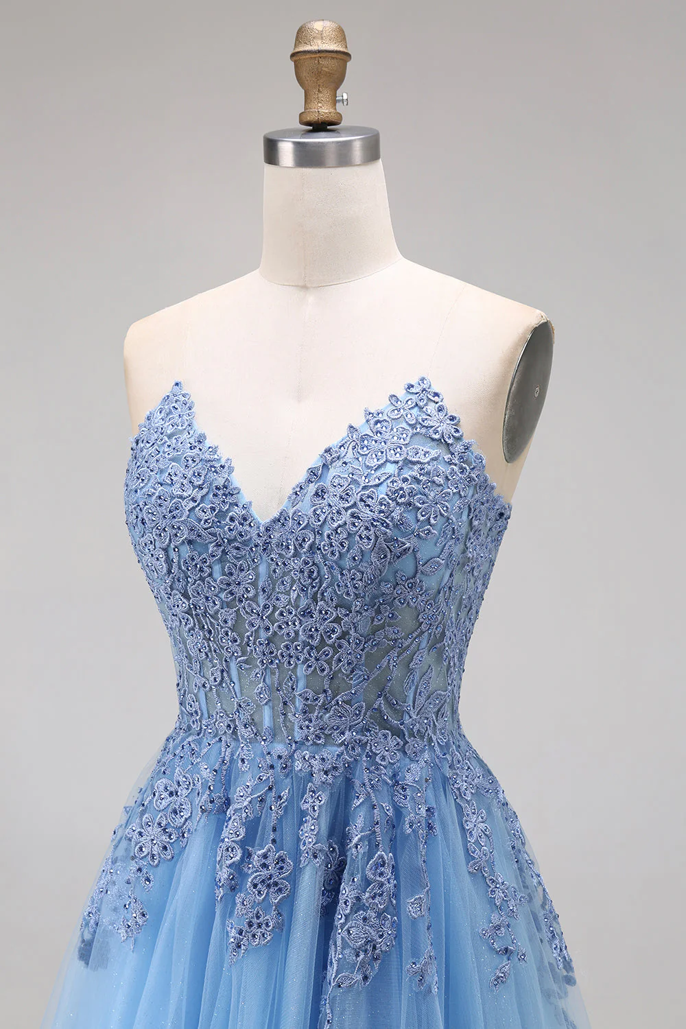 Robe de soirée longue bleue ligne A bustier tulle cœur appliqué avec fente - Image 6