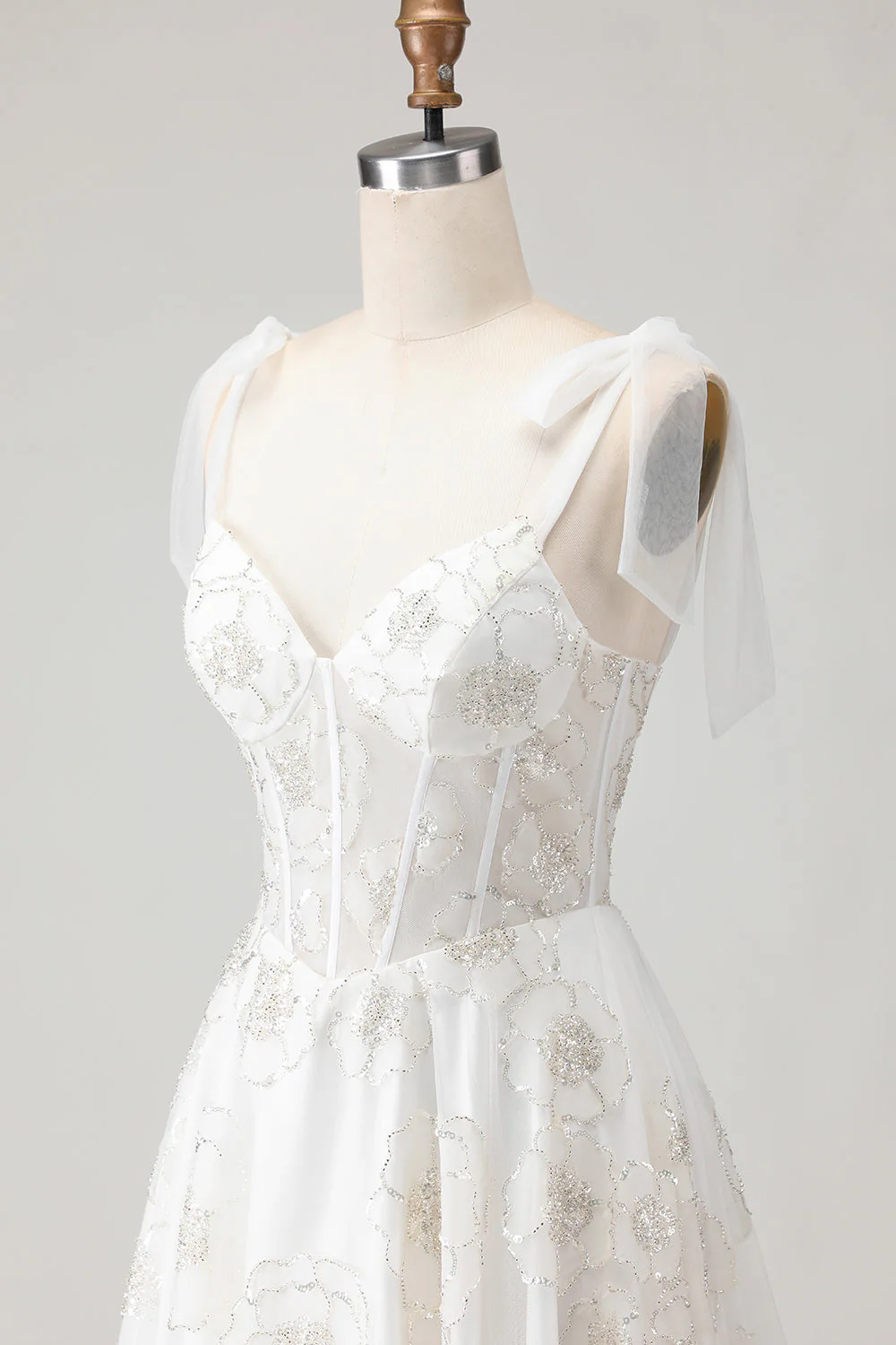 Corset en tulle brodé blanc Ligne A à bretelles fines robe de mariée longue avec nœud pappillon - Image 9