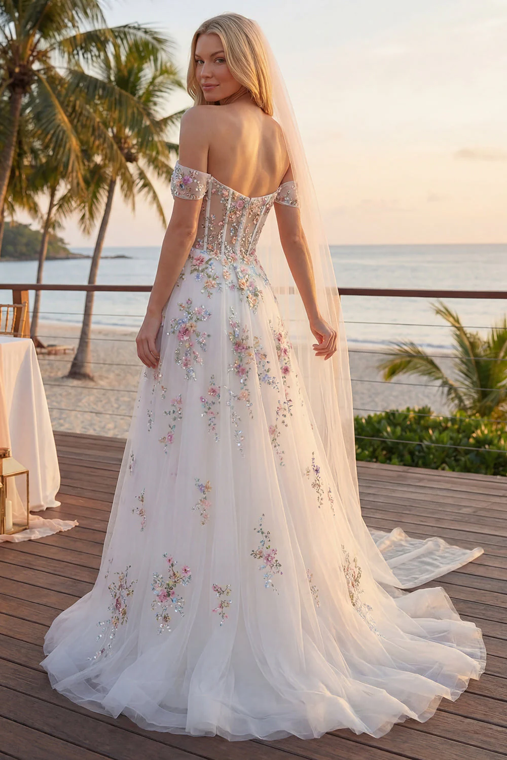 Corset fleuri blanc scintillant perlé sur les épaules Une robe de mariée longue ligne - Image 4