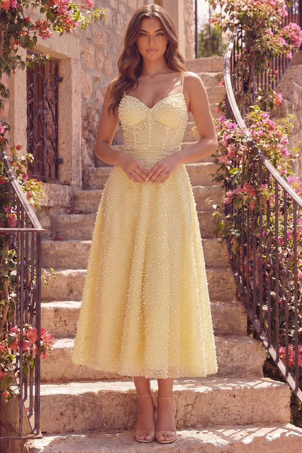 Corset jaune ligne A, robe de bal midi à bretelles fines avec perles