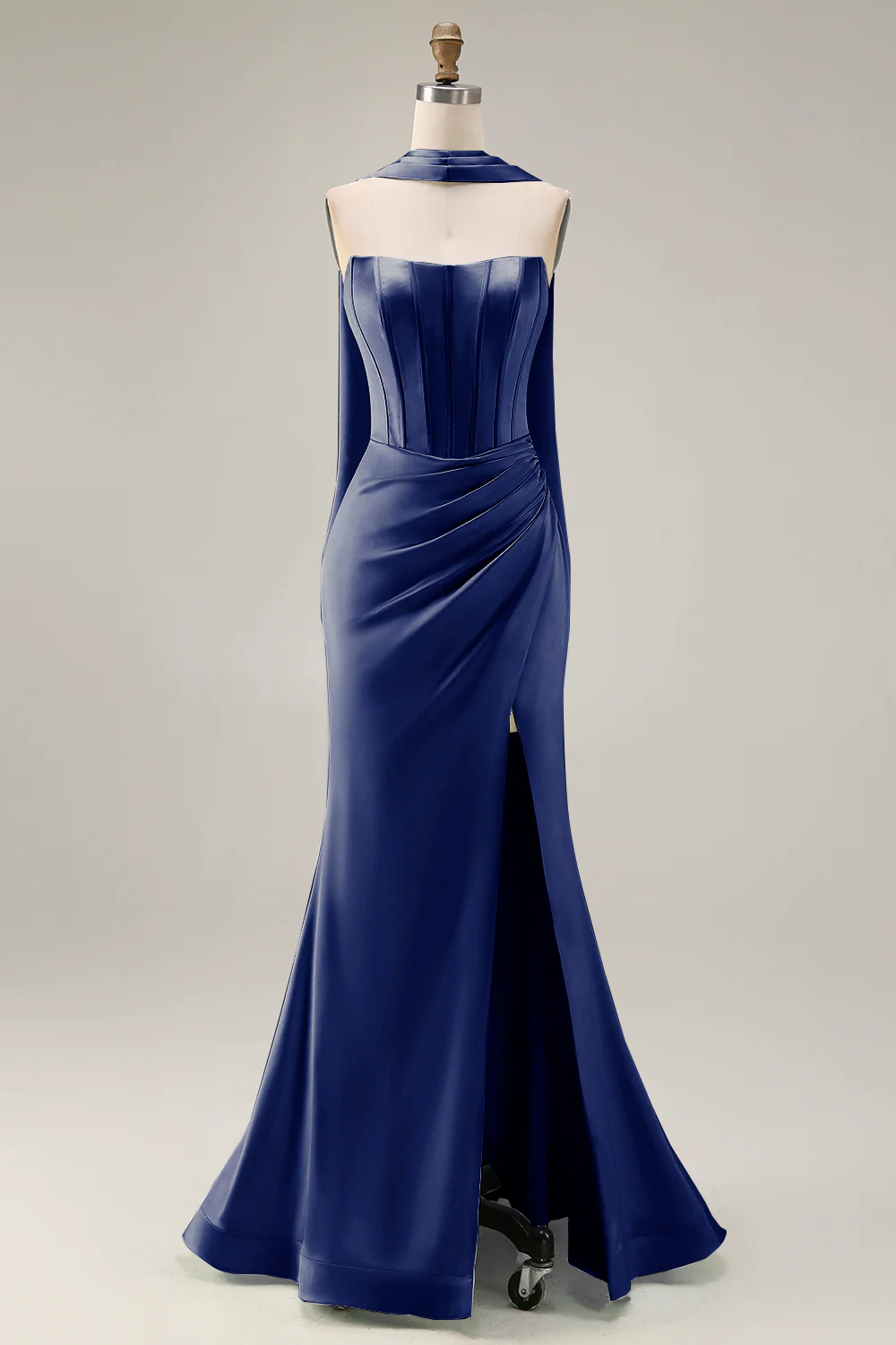 Robe de soirée longue sirène vert clair satin bustier sans bretelles avec fentes latérales et foulard - Image 21