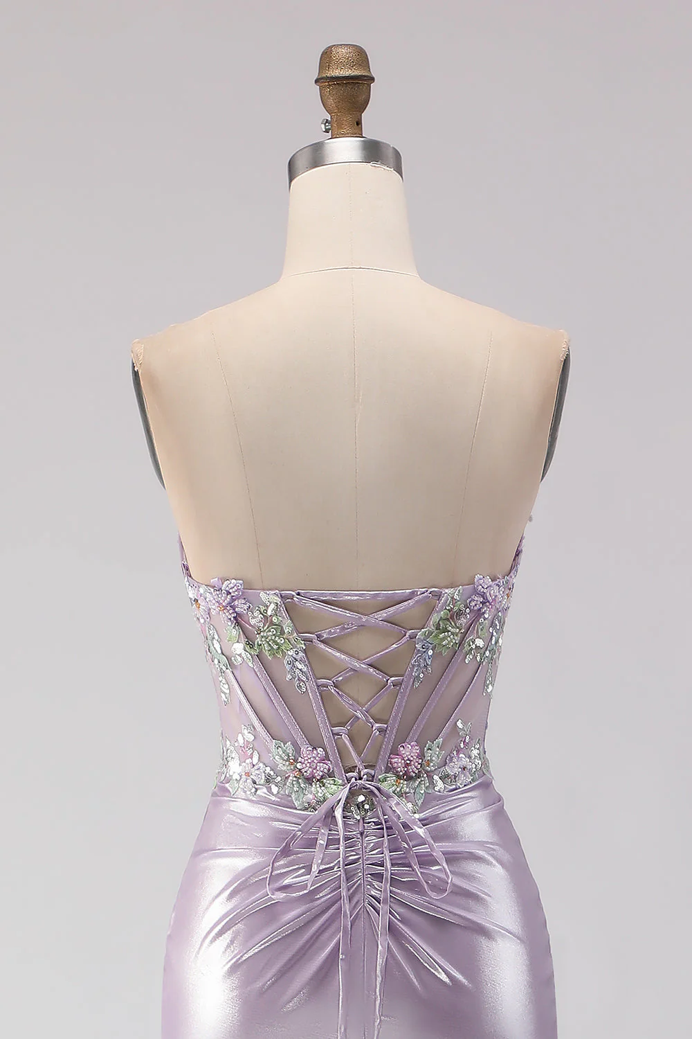 Robe de soirée sirène longue bustier perlé violet clair avec fente - Image 5