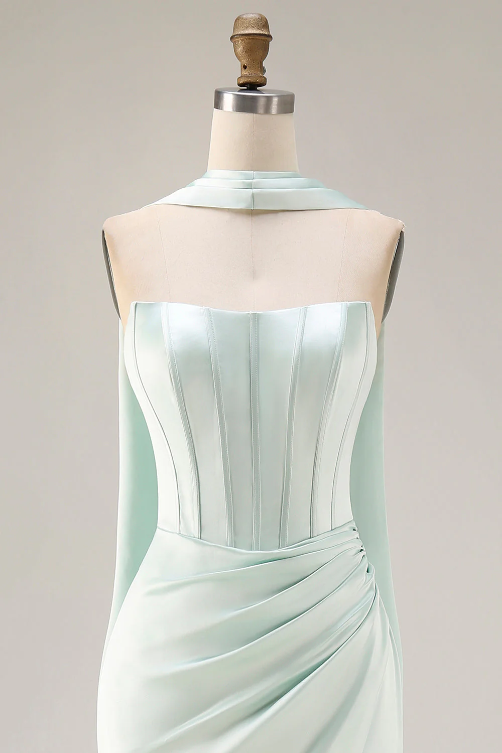 Robe de soirée longue sirène vert clair bustier sans bretelles avec fente latérale et écharpe - Image 6